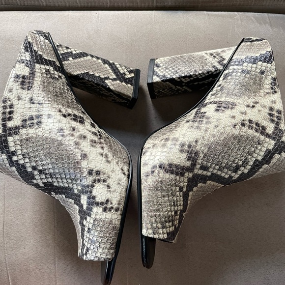 Aldo faux snake skin open toe slides, size 9, 3” block heel, never worn!!! - Picture 3 of 5